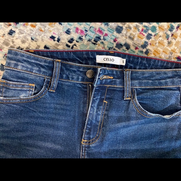 Cello High Rise Cropped - Picture 2 of 5